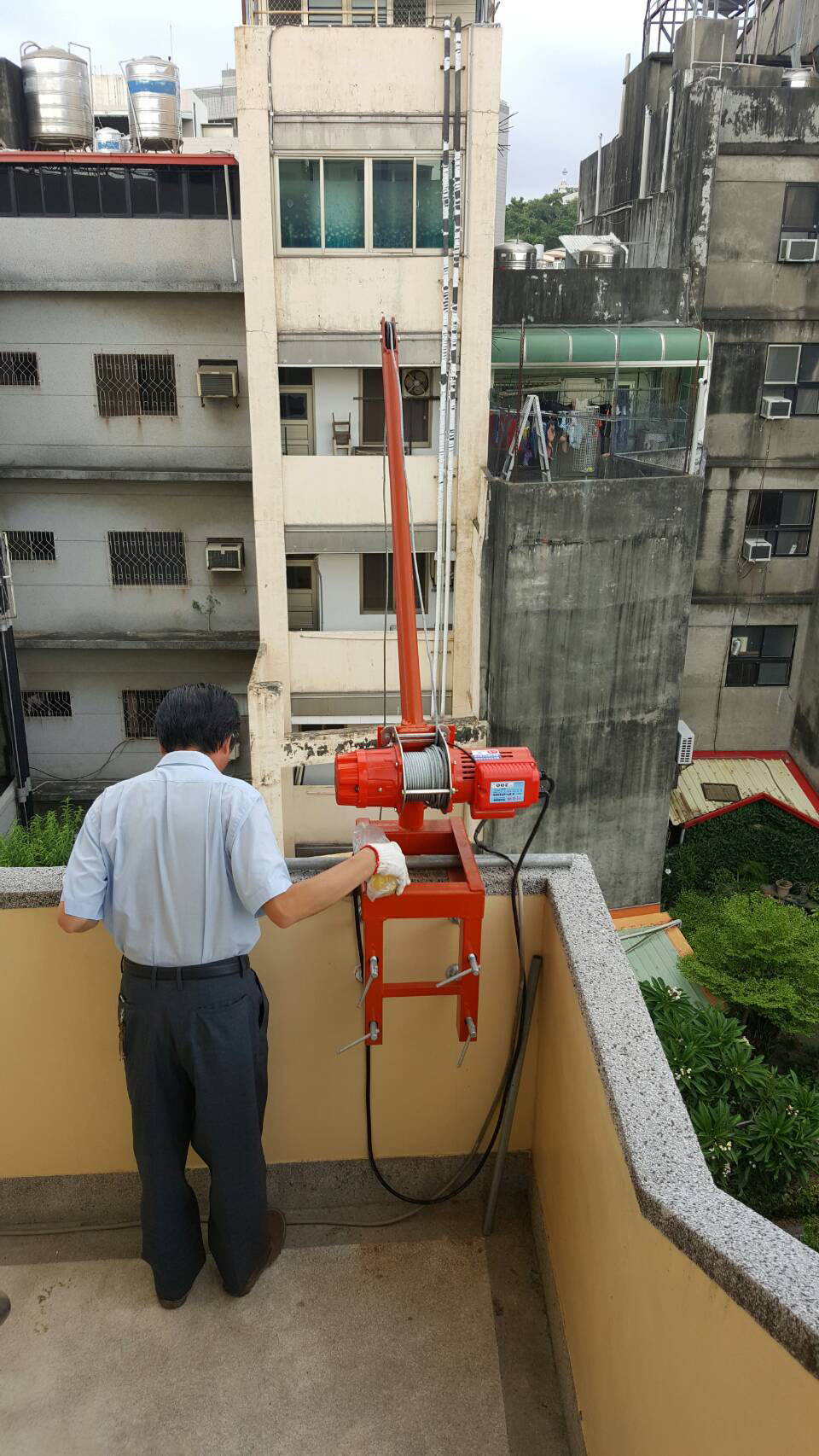 彰化吊磚機(小金剛吊車)