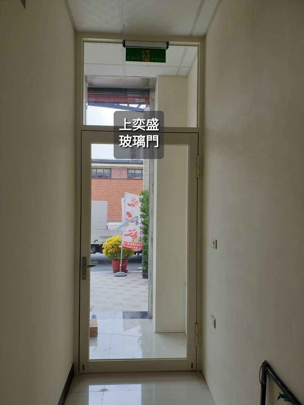 玻璃門